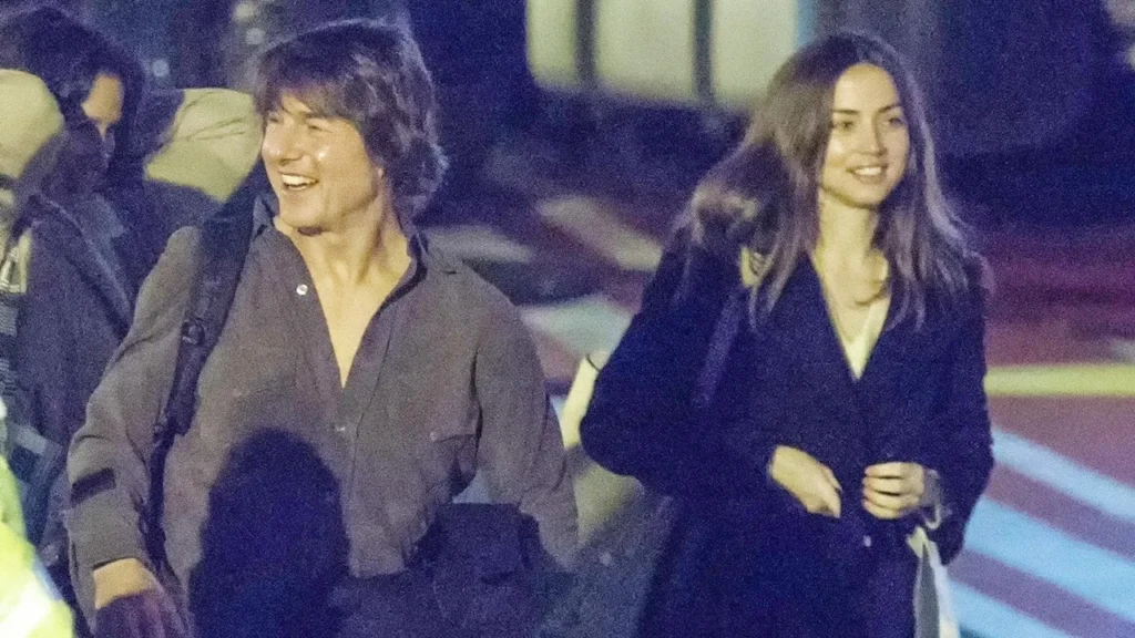 Tom Cruise का क्लोजअप कैजुअल लुक