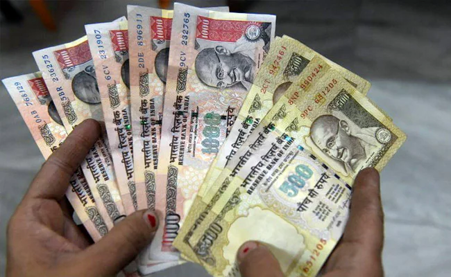 500-and-1000-rupee-notes-afp_650x400_81478769280